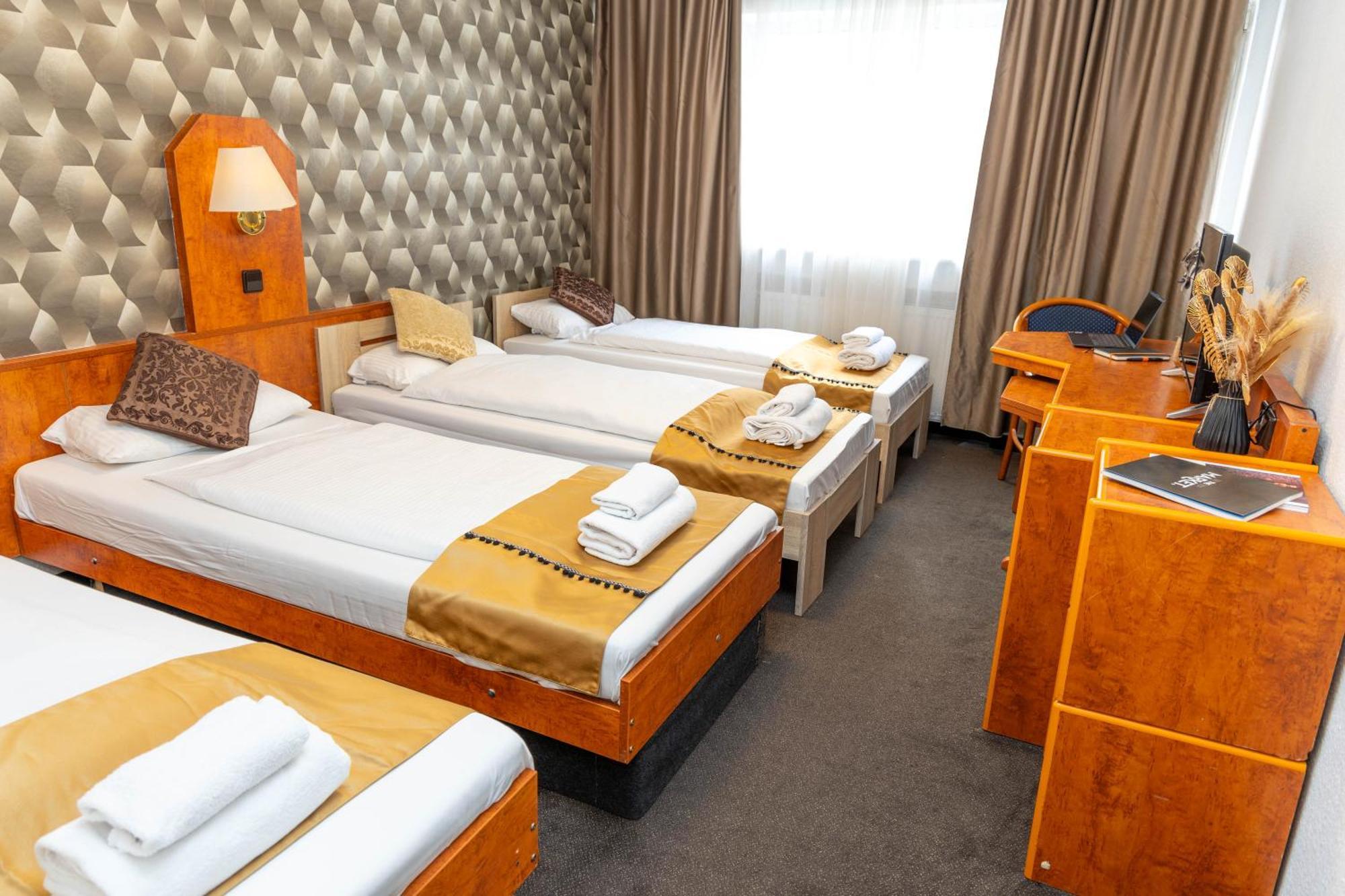 Hotel Rossija Φραγκφούρτη Εξωτερικό φωτογραφία