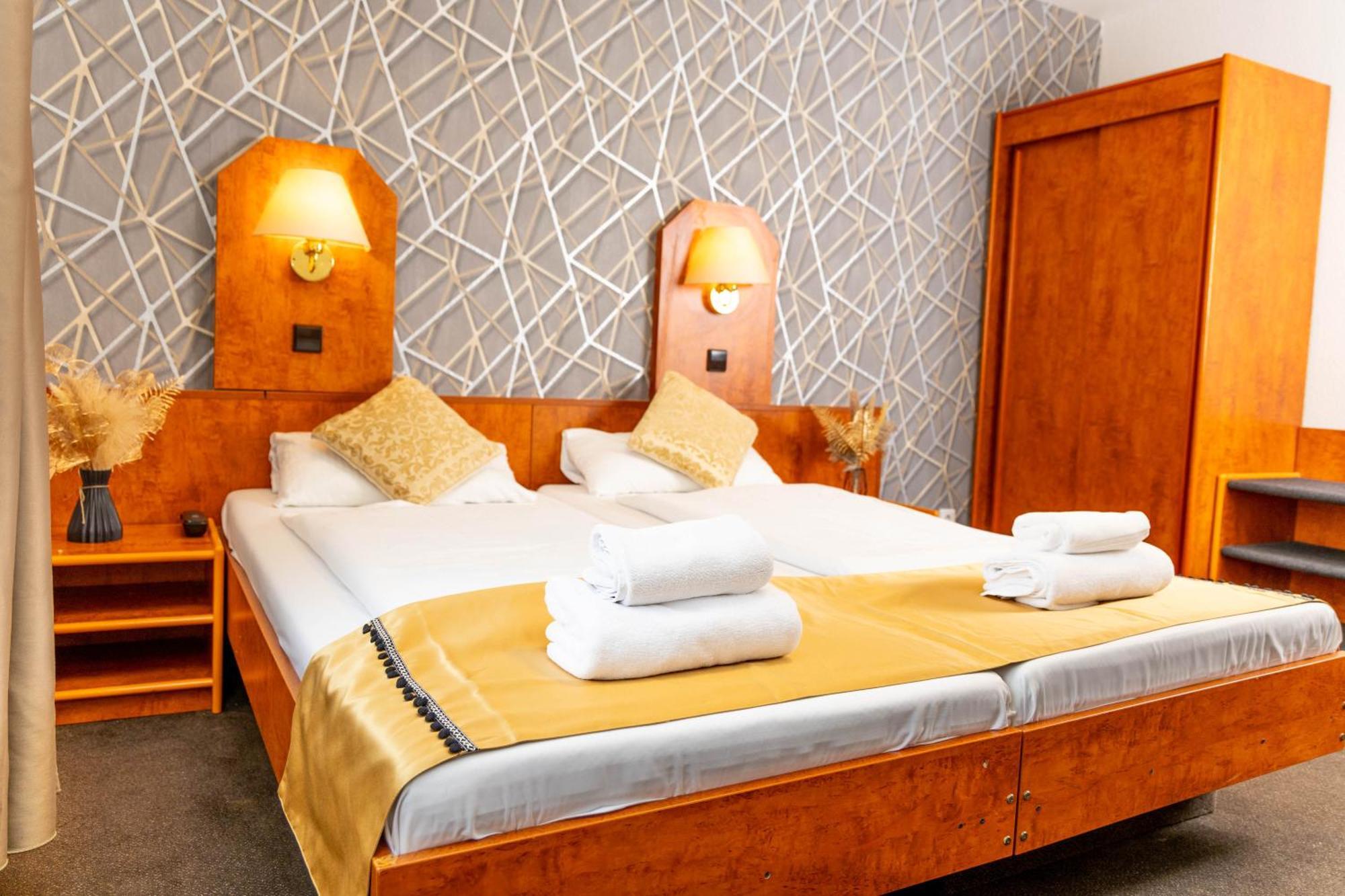 Hotel Rossija Φραγκφούρτη Εξωτερικό φωτογραφία