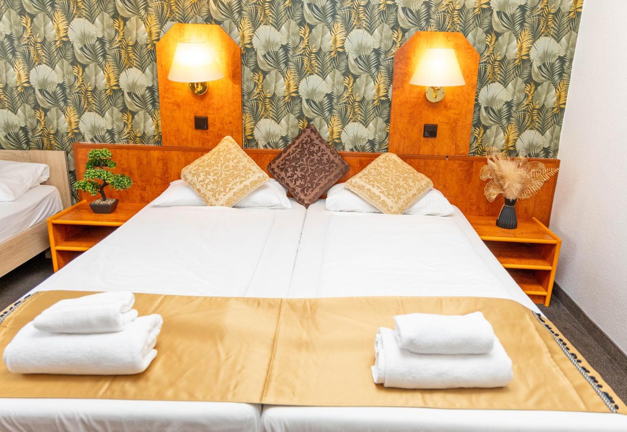 Hotel Rossija Φραγκφούρτη Εξωτερικό φωτογραφία