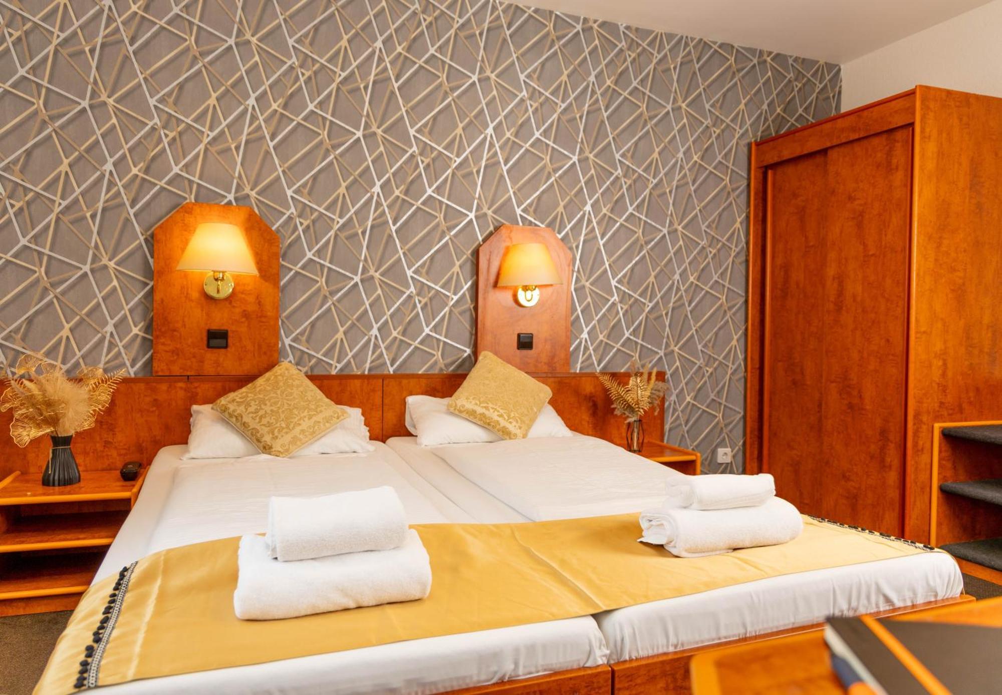 Hotel Rossija Φραγκφούρτη Εξωτερικό φωτογραφία