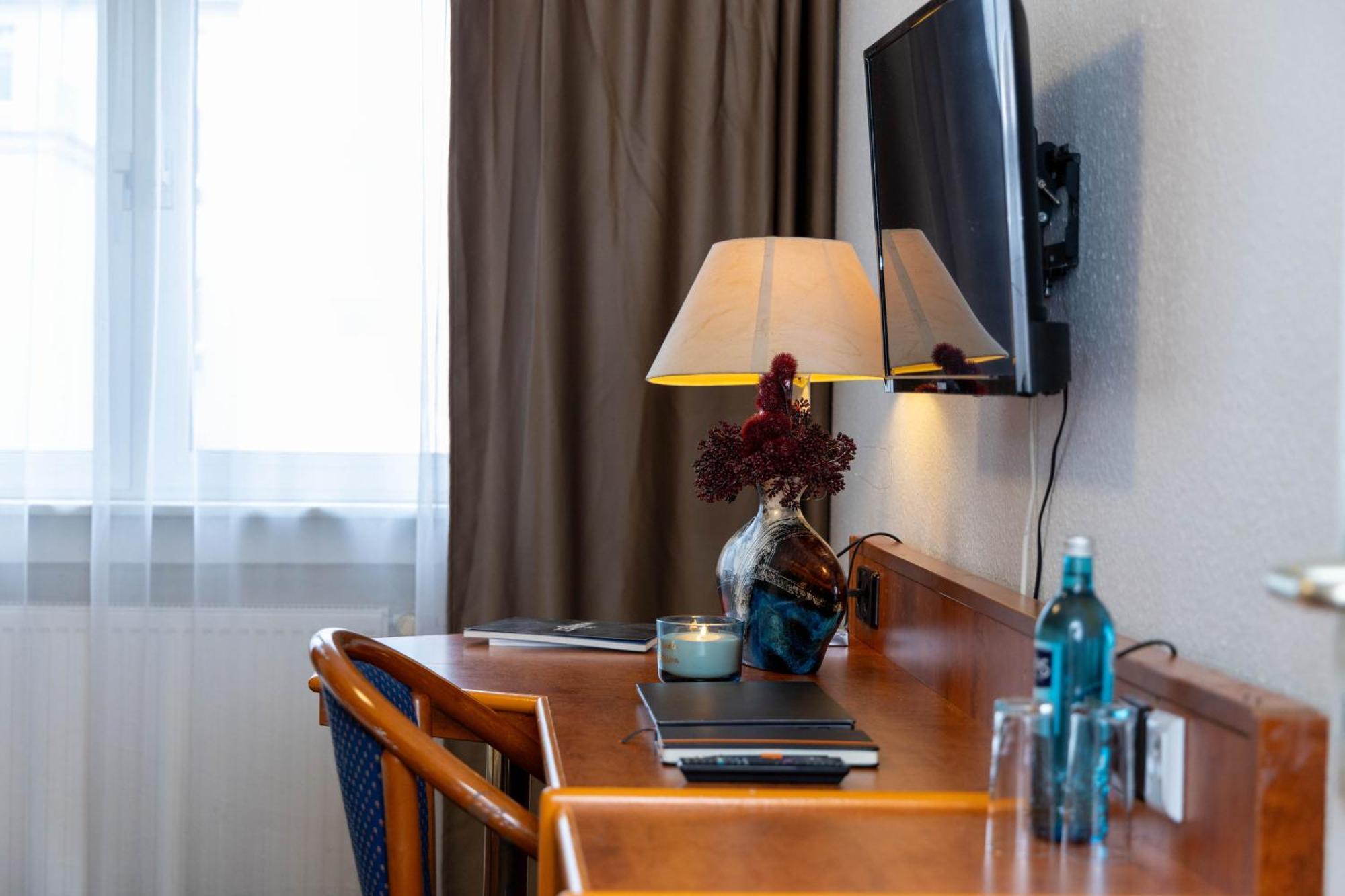 Hotel Rossija Φραγκφούρτη Εξωτερικό φωτογραφία