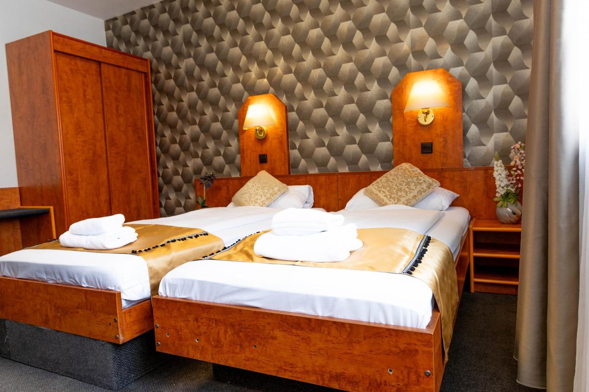Hotel Rossija Φραγκφούρτη Εξωτερικό φωτογραφία