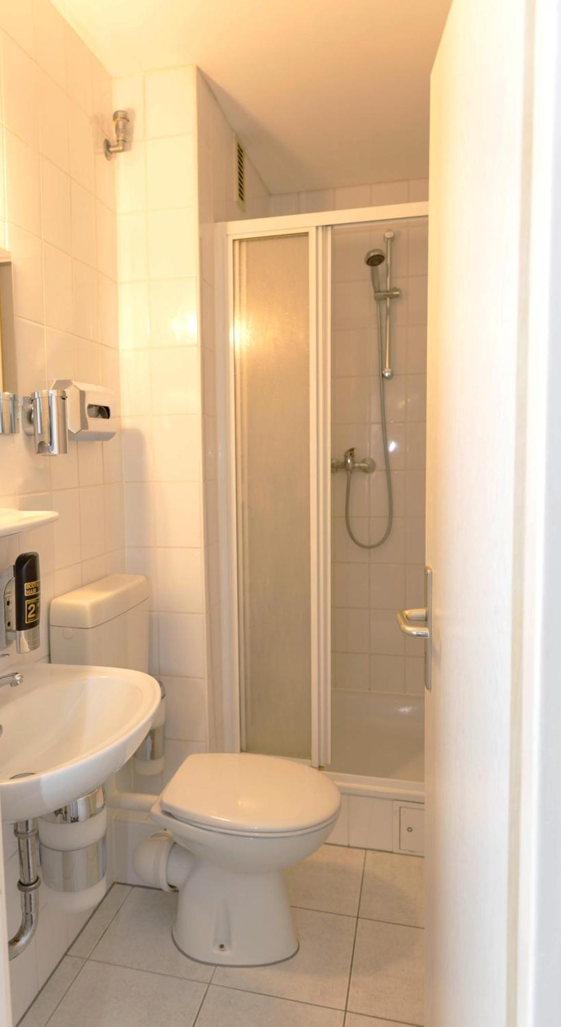 Hotel Rossija Φραγκφούρτη Εξωτερικό φωτογραφία