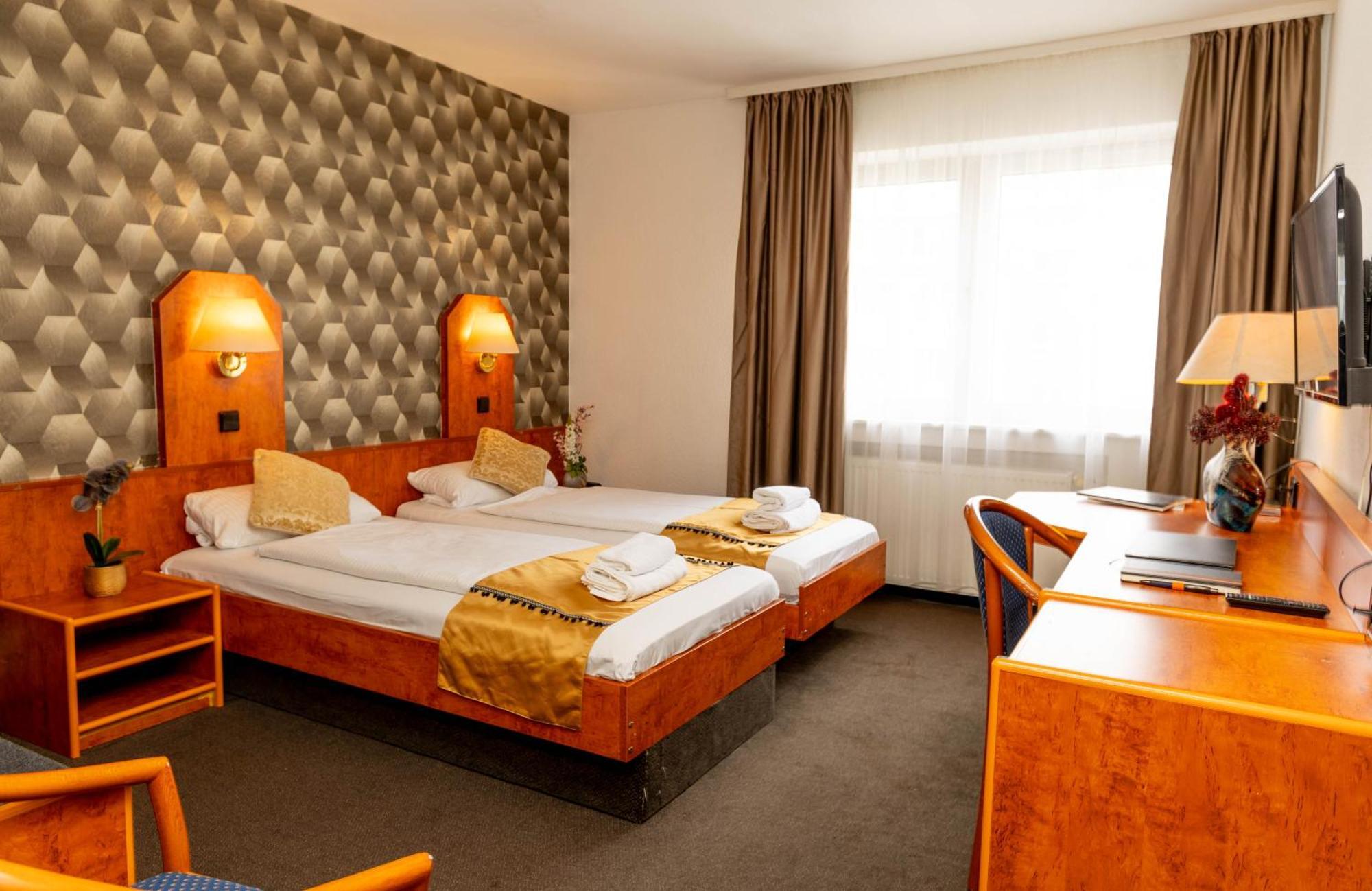 Hotel Rossija Φραγκφούρτη Εξωτερικό φωτογραφία