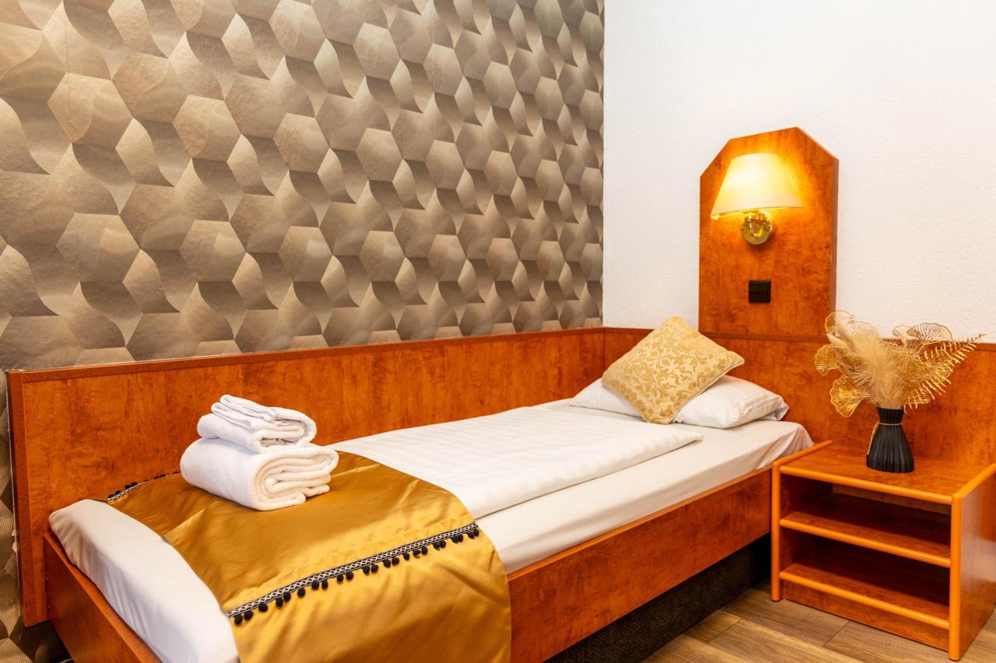 Hotel Rossija Φραγκφούρτη Εξωτερικό φωτογραφία