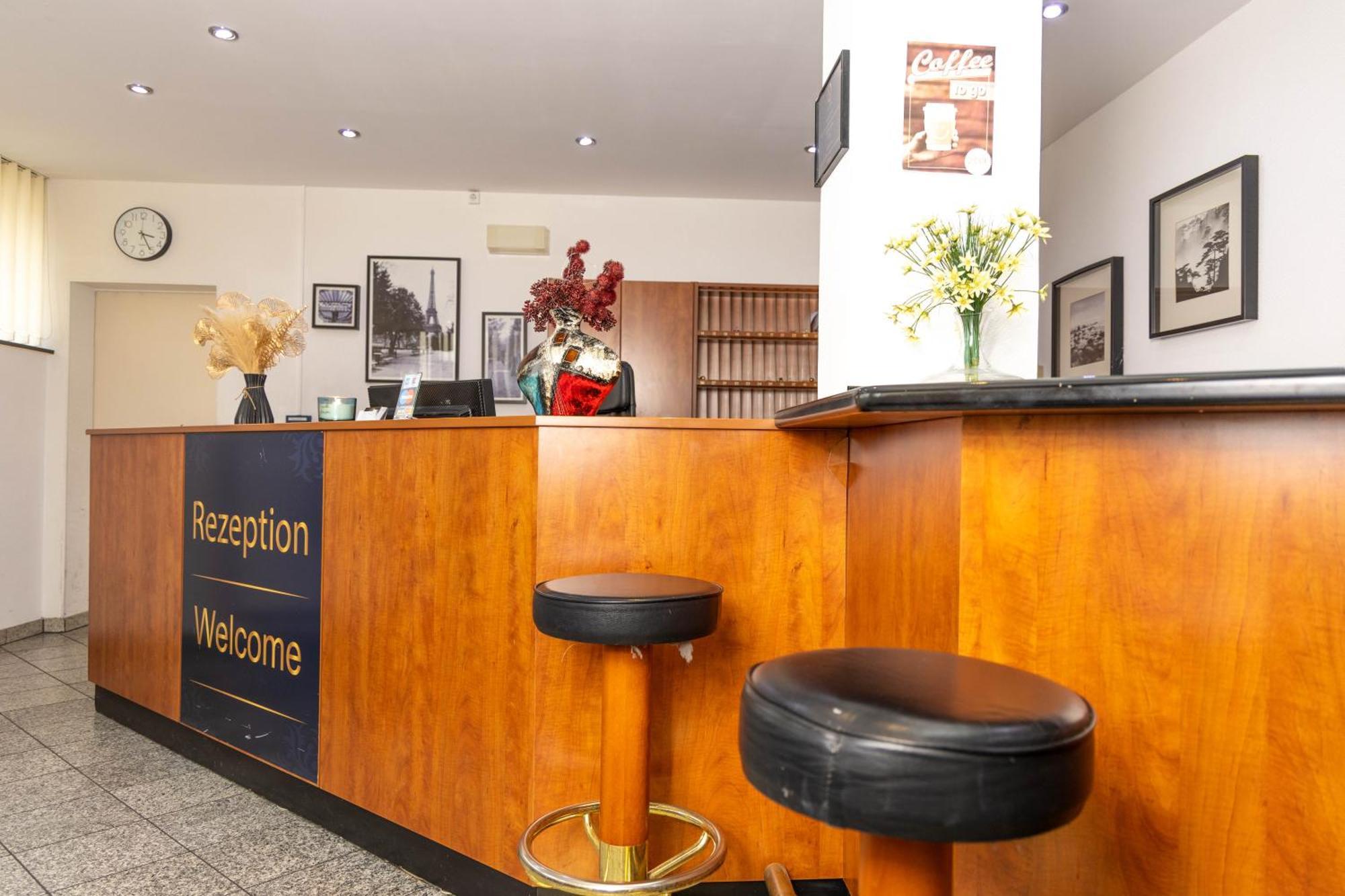 Hotel Rossija Φραγκφούρτη Εξωτερικό φωτογραφία