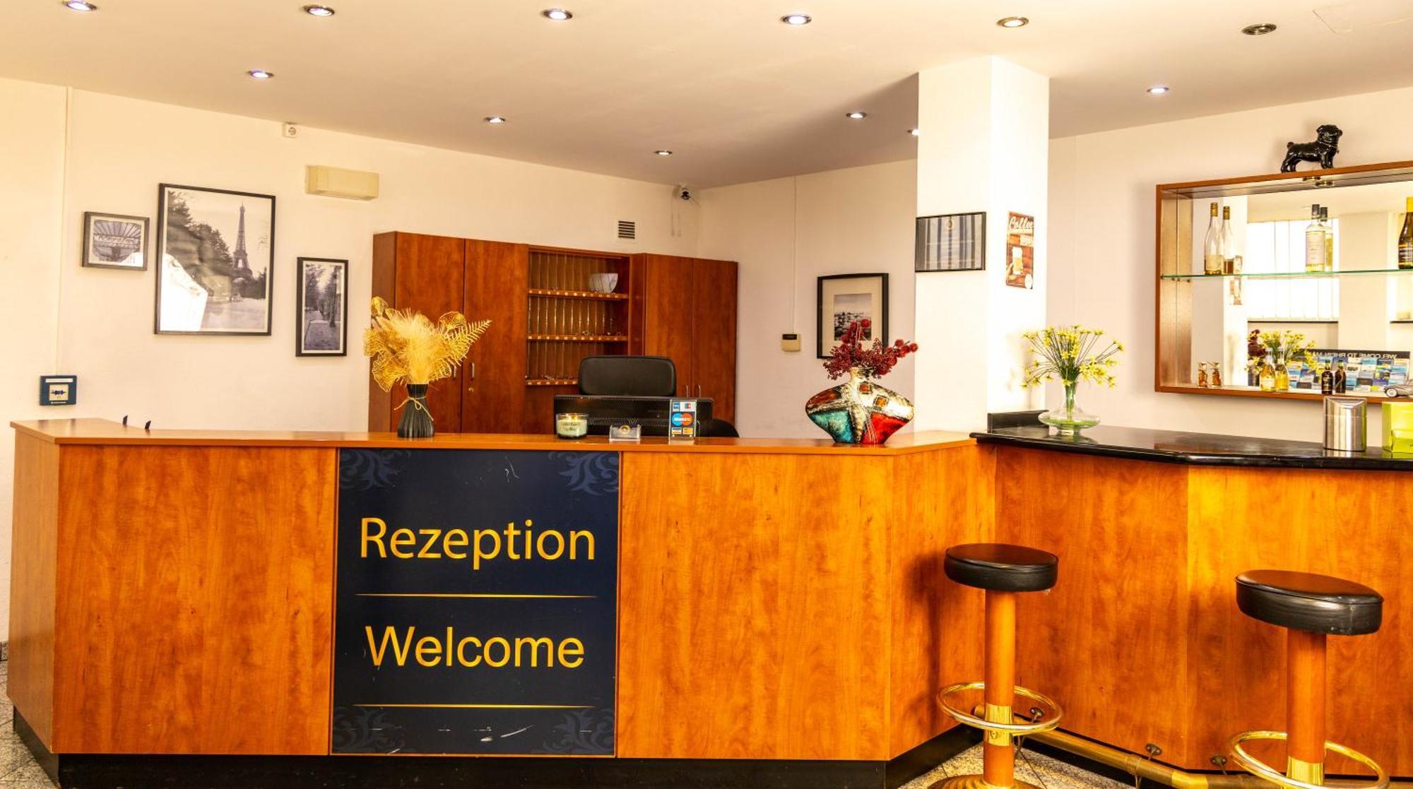 Hotel Rossija Φραγκφούρτη Εξωτερικό φωτογραφία